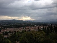 9 (4)  Vue depuis le Château comtal sur le village.